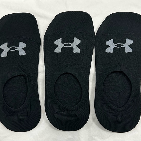 Black Under Armour Women's Essential Ultra Low Tab Socks 3  Pairs - Picture 1 of 4